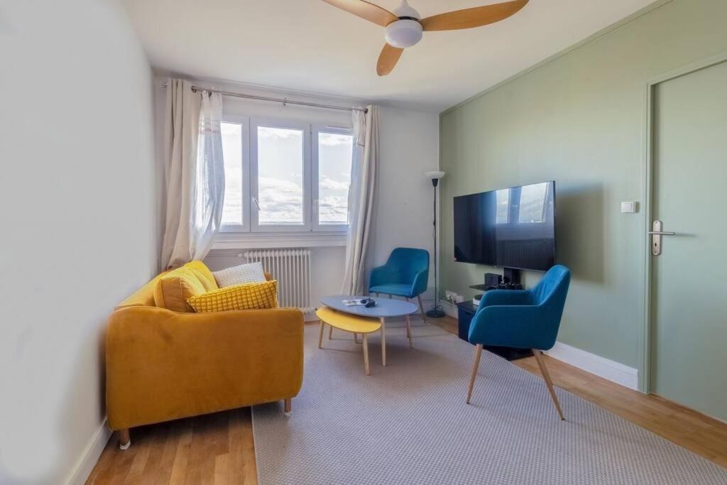 Renovated 2-Bed Apartment 2 Min From Lyon Улан Екстериор снимка